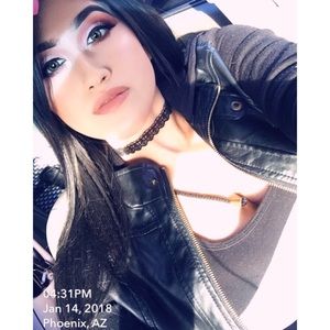 Meet your Posher, Cassandra